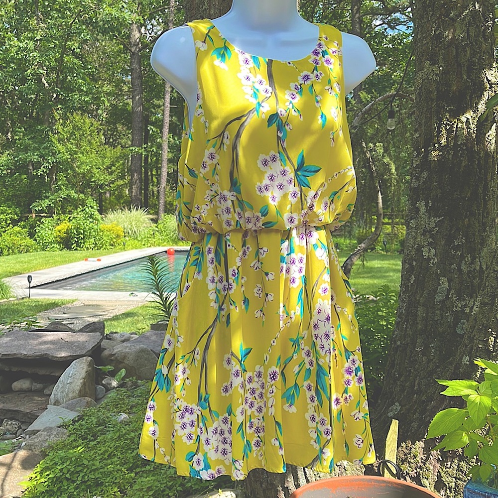 Yellow floral mini.